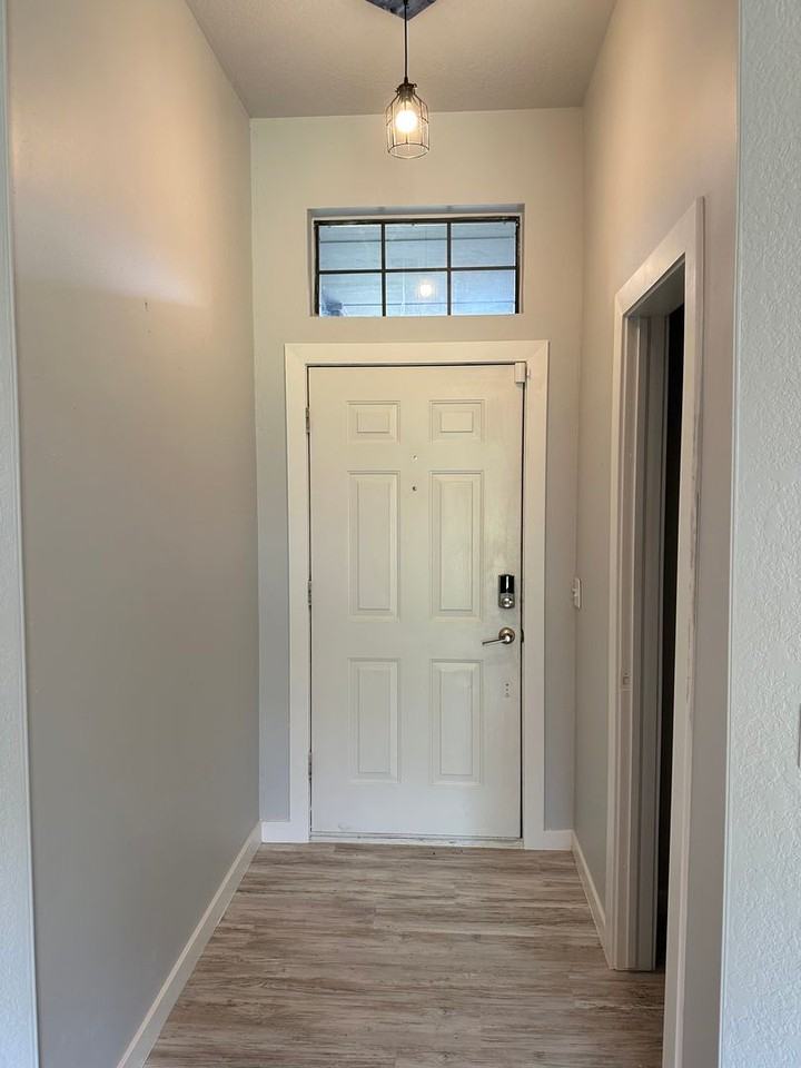 500 Rolling Mdw - Photo 2 of 18