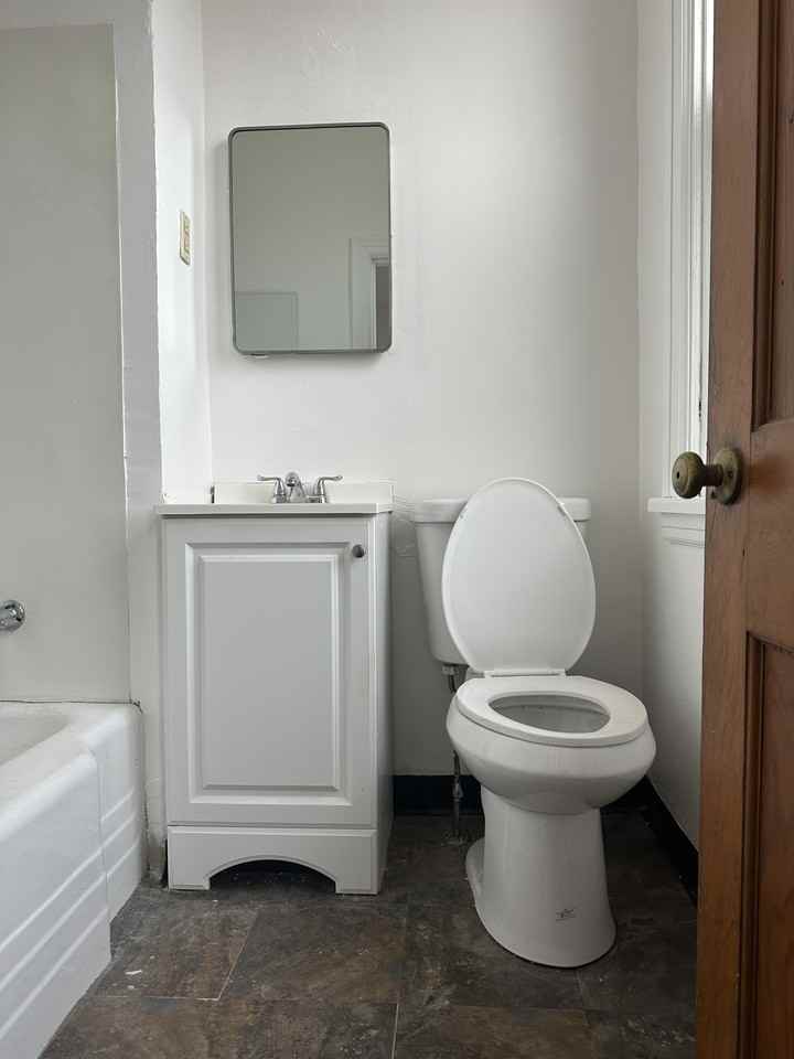 101 Miller Ave #2R - Photo 2 of 6