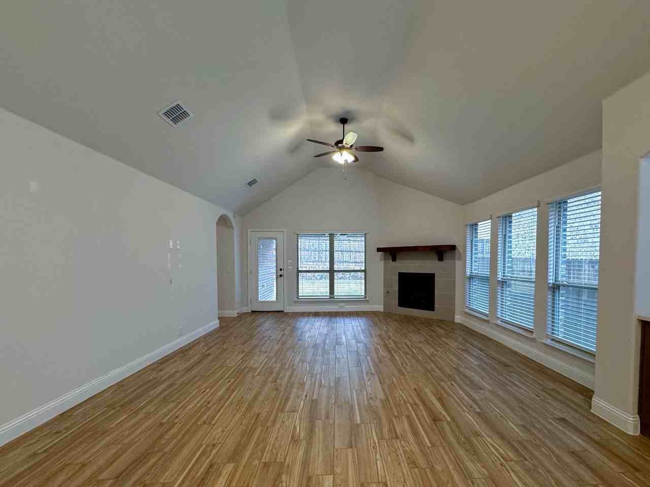 9016 Amistad Ln - Photo 3 of 34