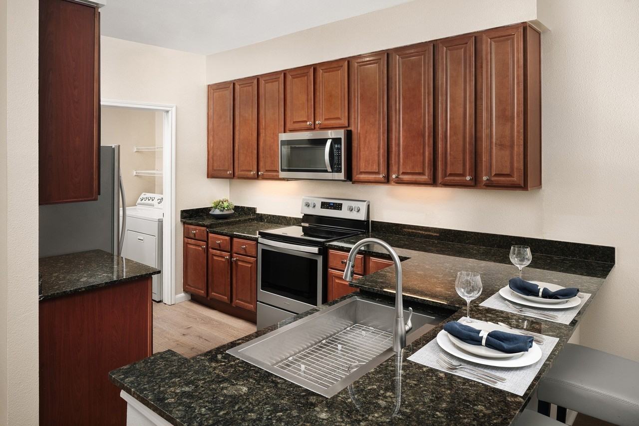 AVE Clifton - Photo 4 of 18