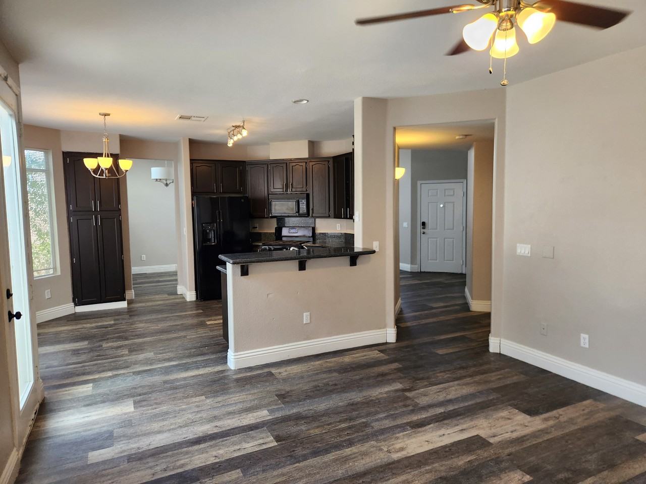 1817 Eagle Bluff Ln - Photo 6 of 23