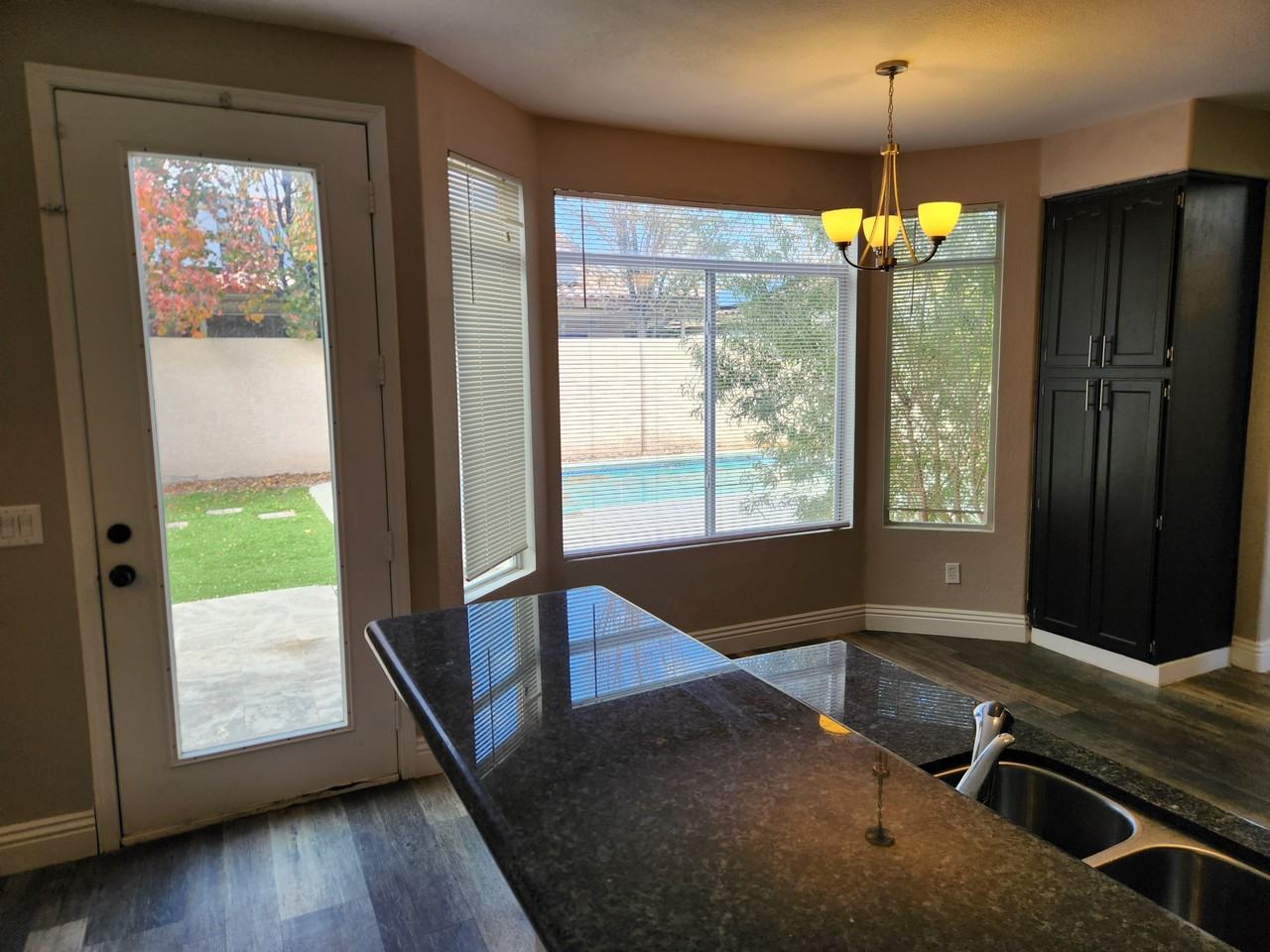 1817 Eagle Bluff Ln - Photo 7 of 23