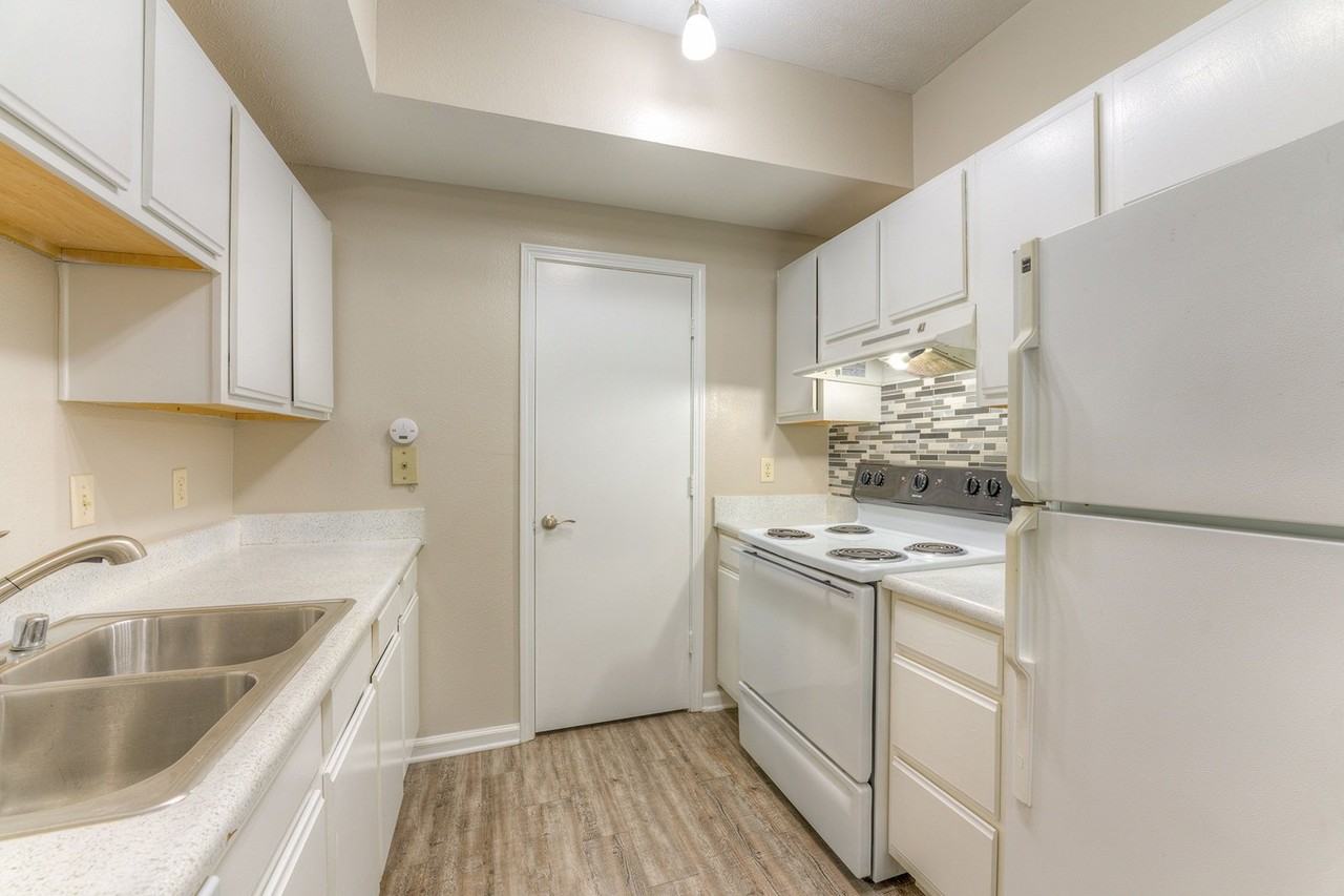 Parham Pointe - Photo 2 of 31