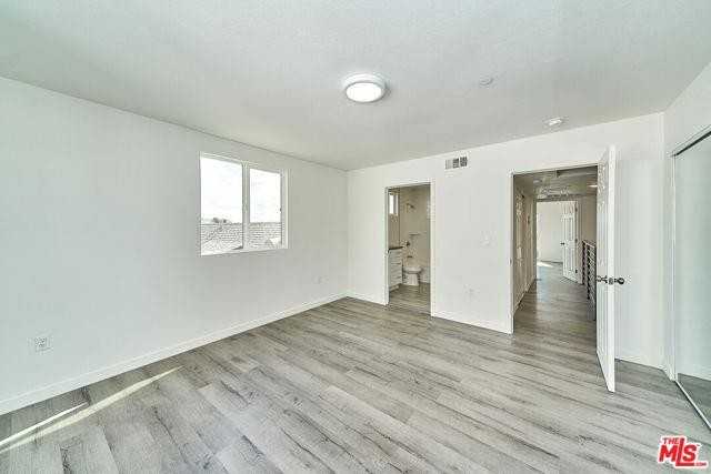 617 W 41st Pl - Photo 3 of 8