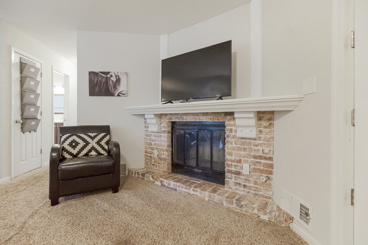 NE Ash St & N E Sharon St #2D - Photo 4 of 23