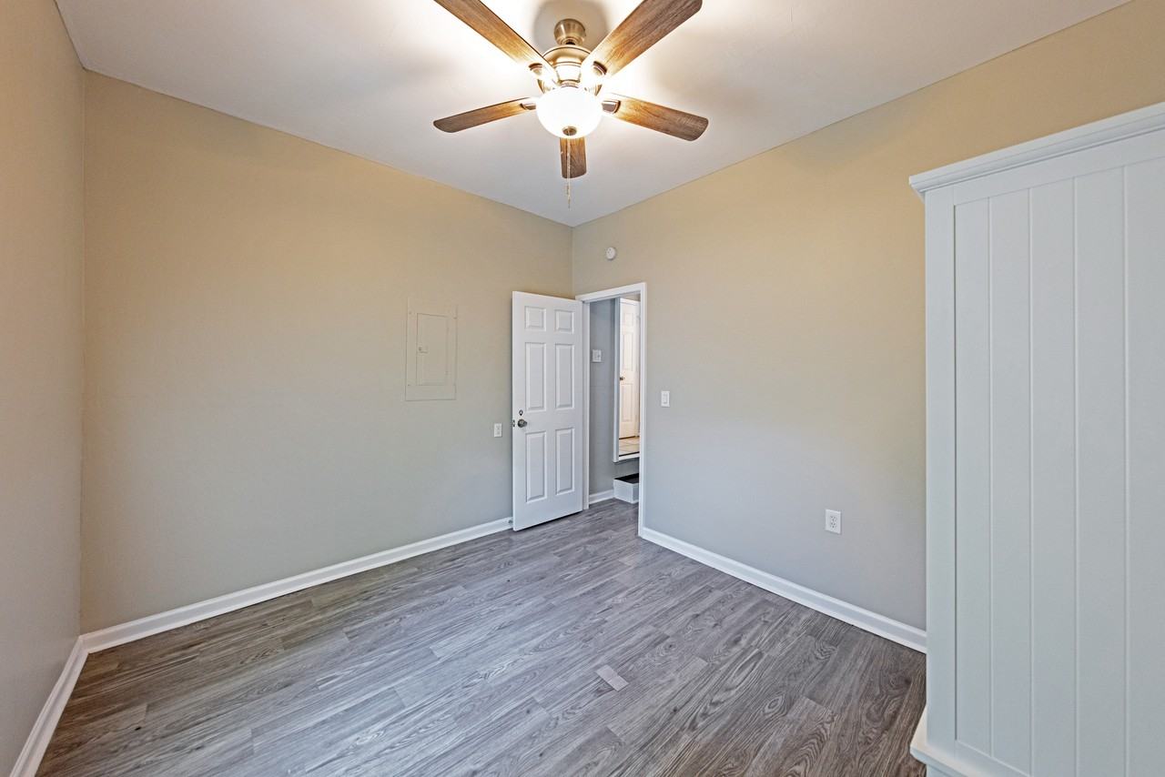 Alden Dr & Thomas Rd #2C - Photo 3 of 20