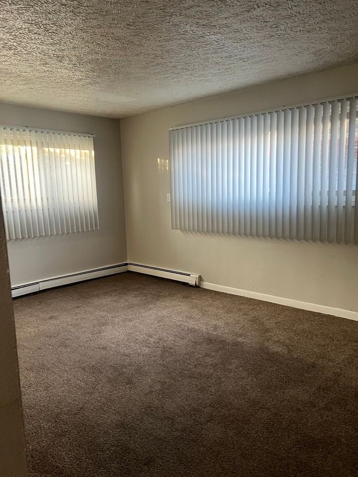 Camelot Apartments ( Camelot Apartment Management Inc.) - Photo 2 of 6