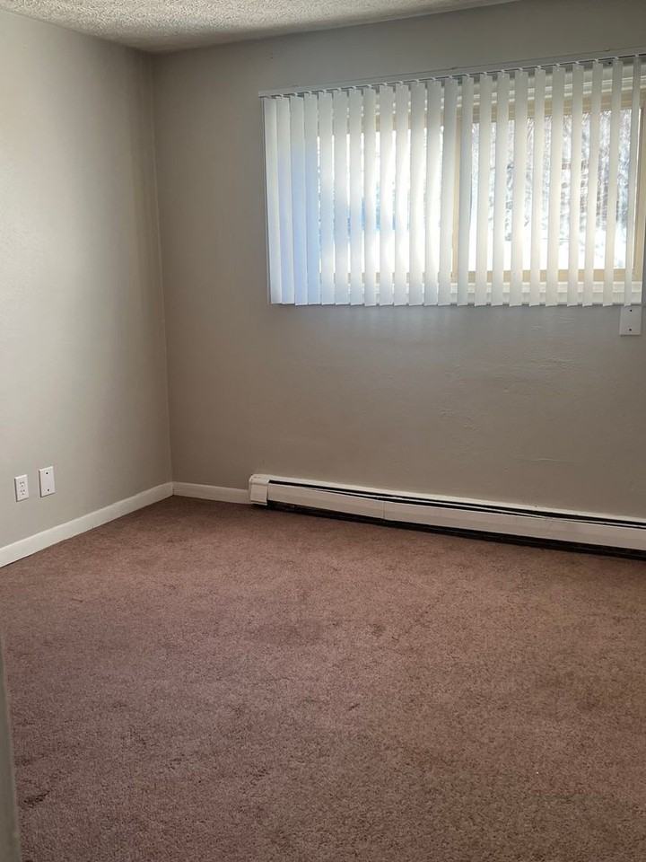 Camelot Apartments ( Camelot Apartment Management Inc.) - Photo 5 of 6