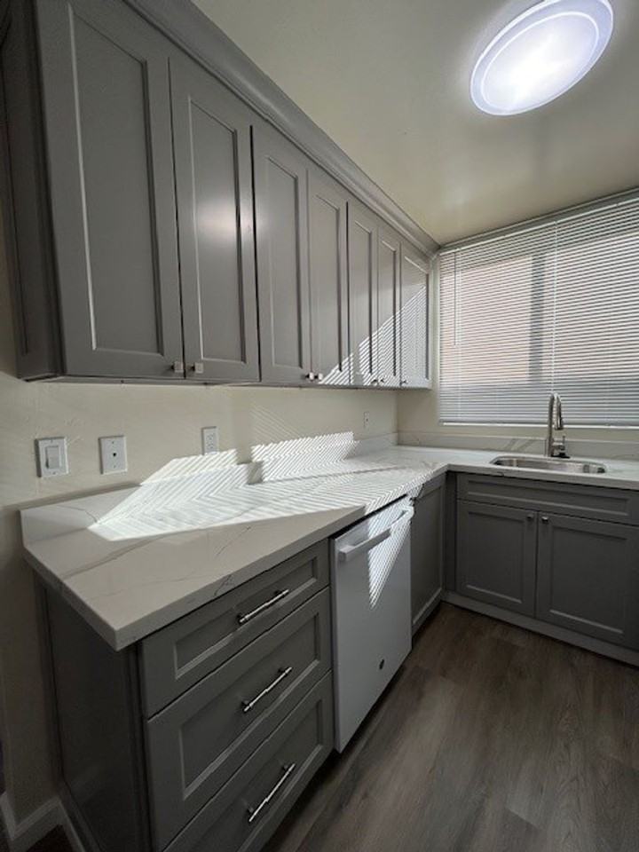 2024 Vine St #1A - Photo 5 of 18