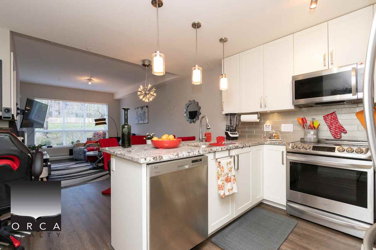 6470 194 St - Photo 2 of 48