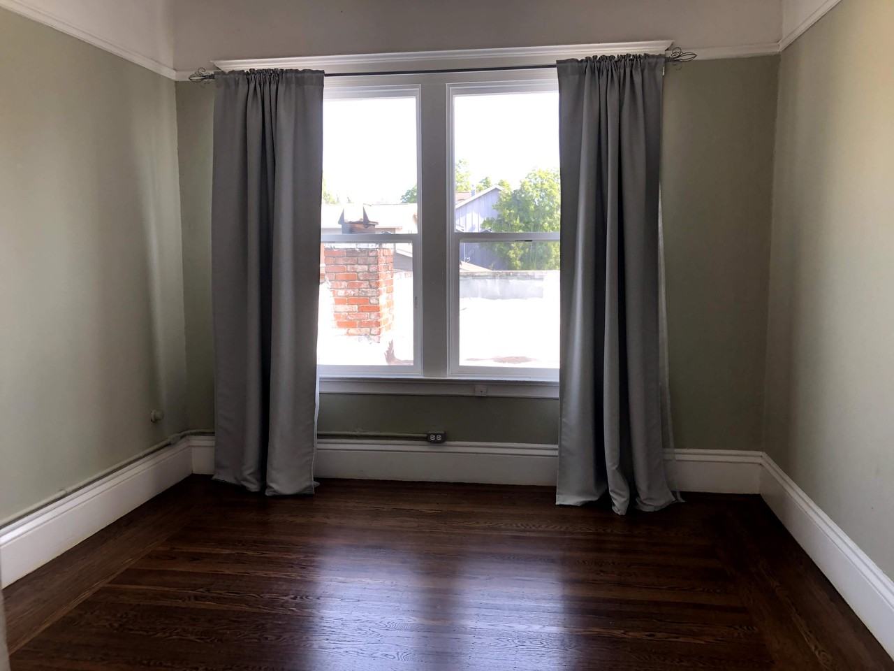 4824 Telegraph Avenue - Photo 5 of 11