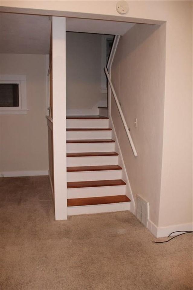 1520 D Ave Ne - Photo 7 of 9