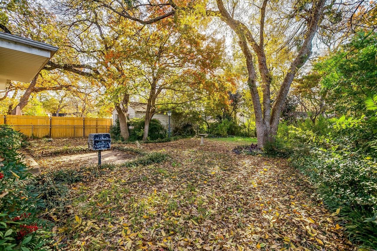 2132 W Lotus Ave - Photo 2 of 22