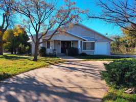 featured image of 733 E Harris Ave