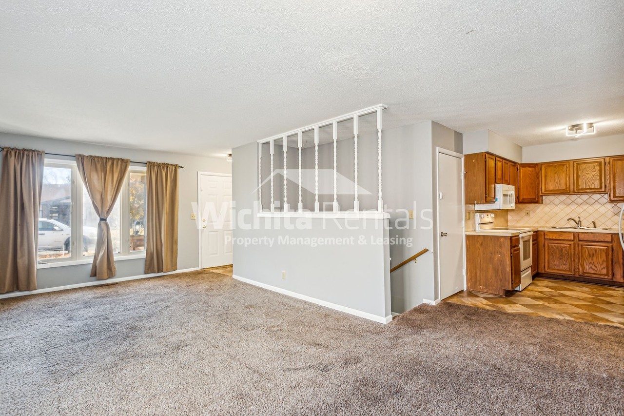 1223 N Richmond Cir - Photo 4 of 15