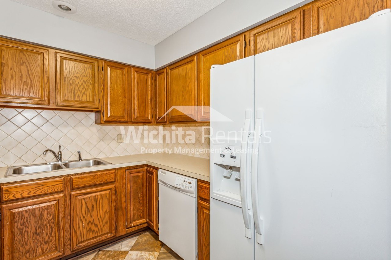1223 N Richmond Cir - Photo 5 of 15