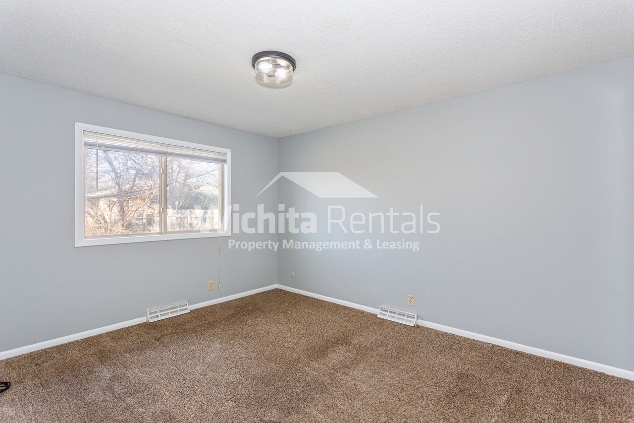 1223 N Richmond Cir - Photo 7 of 15
