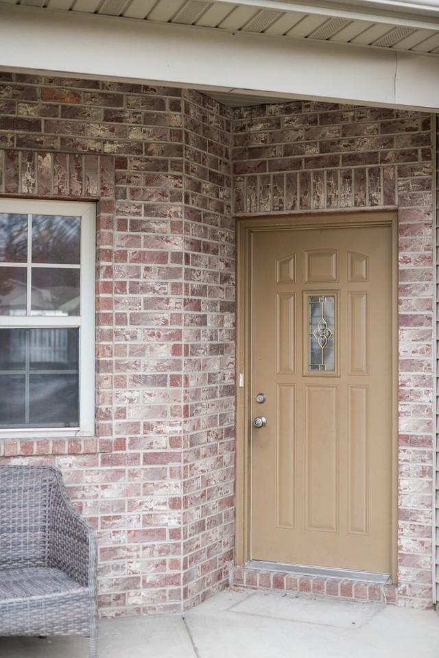 1588 1588 E. 56th Place - Photo 5 of 38