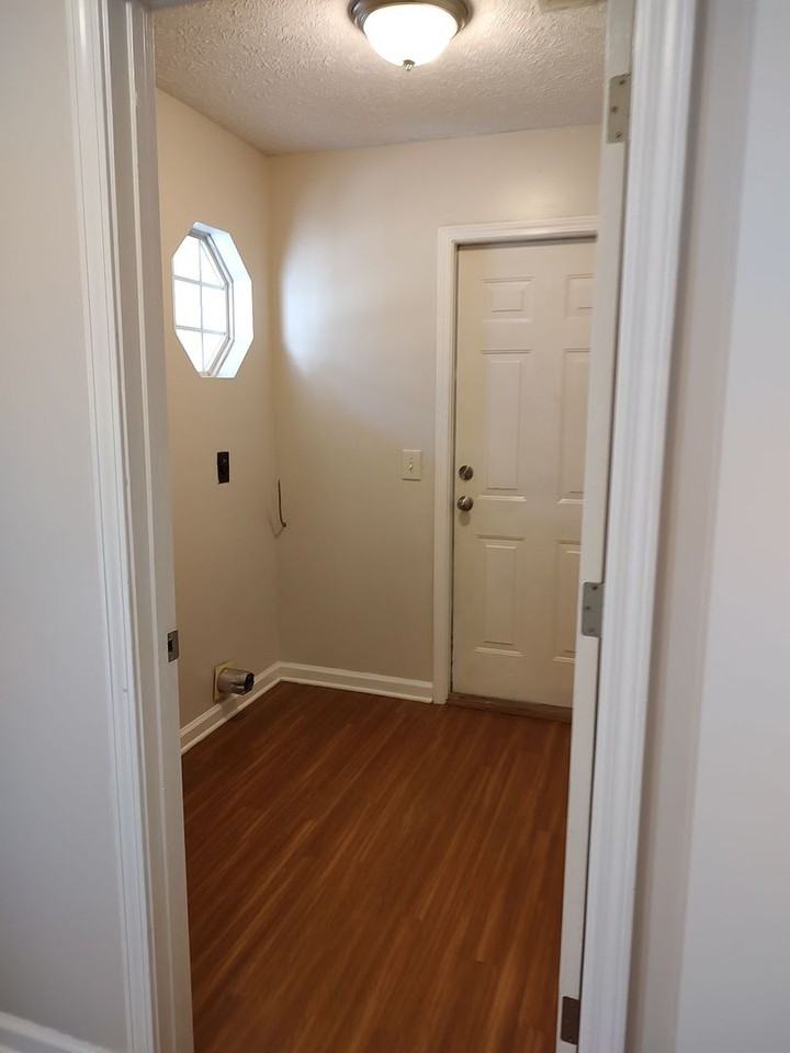1604 Vecuna Cir - Photo 5 of 13