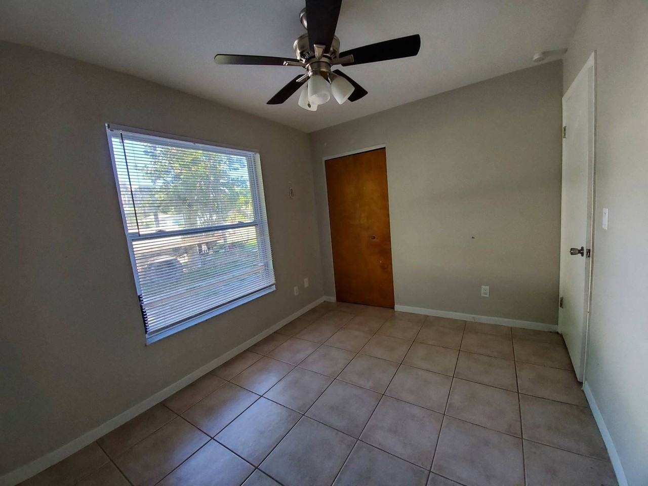 5443 Avenue E - Photo 3 of 14