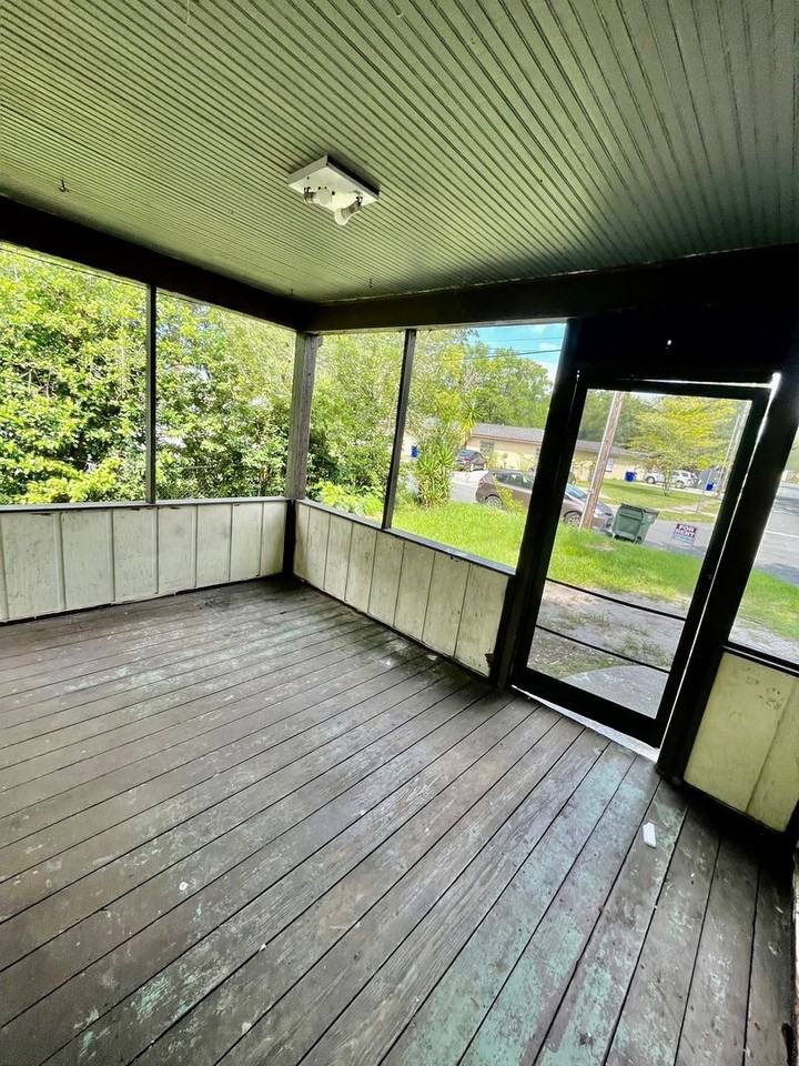 1618 Wayman St - Photo 2 of 6