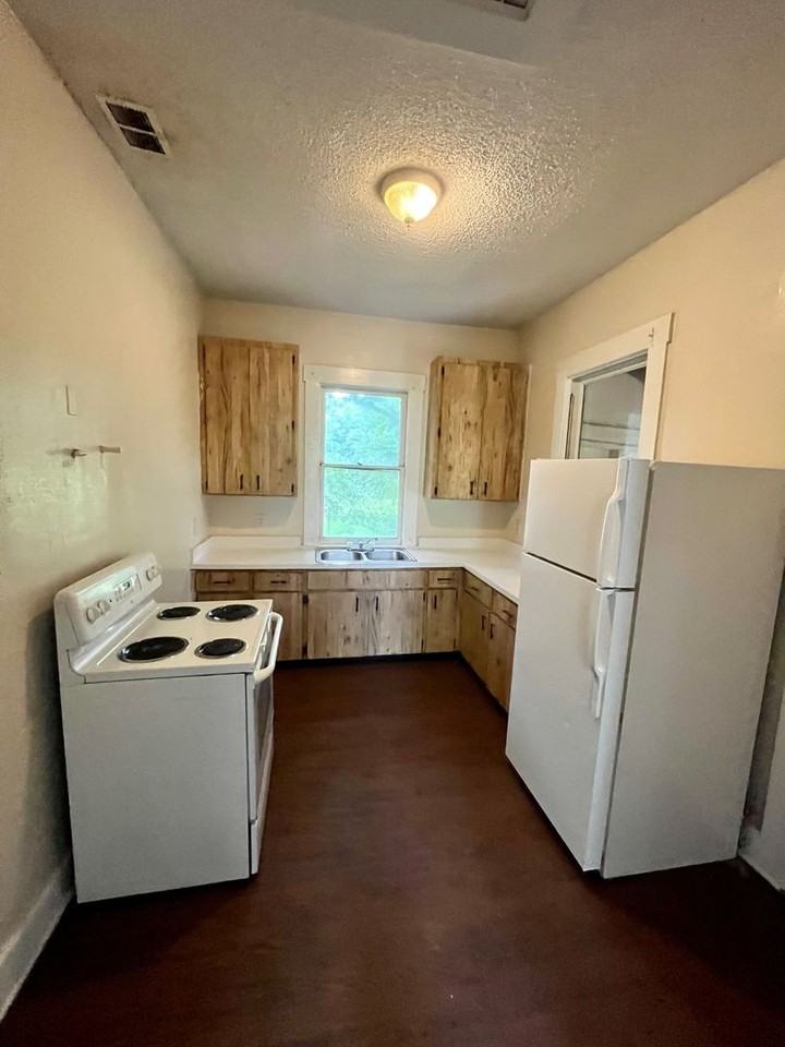 1618 Wayman St - Photo 5 of 6