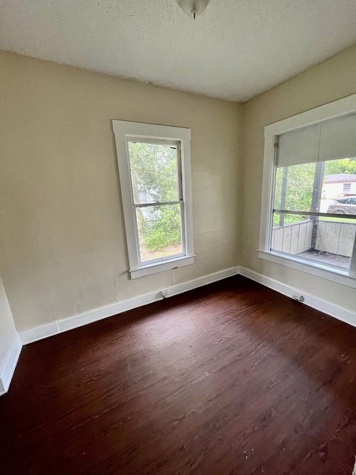 1618 Wayman St - Photo 6 of 6