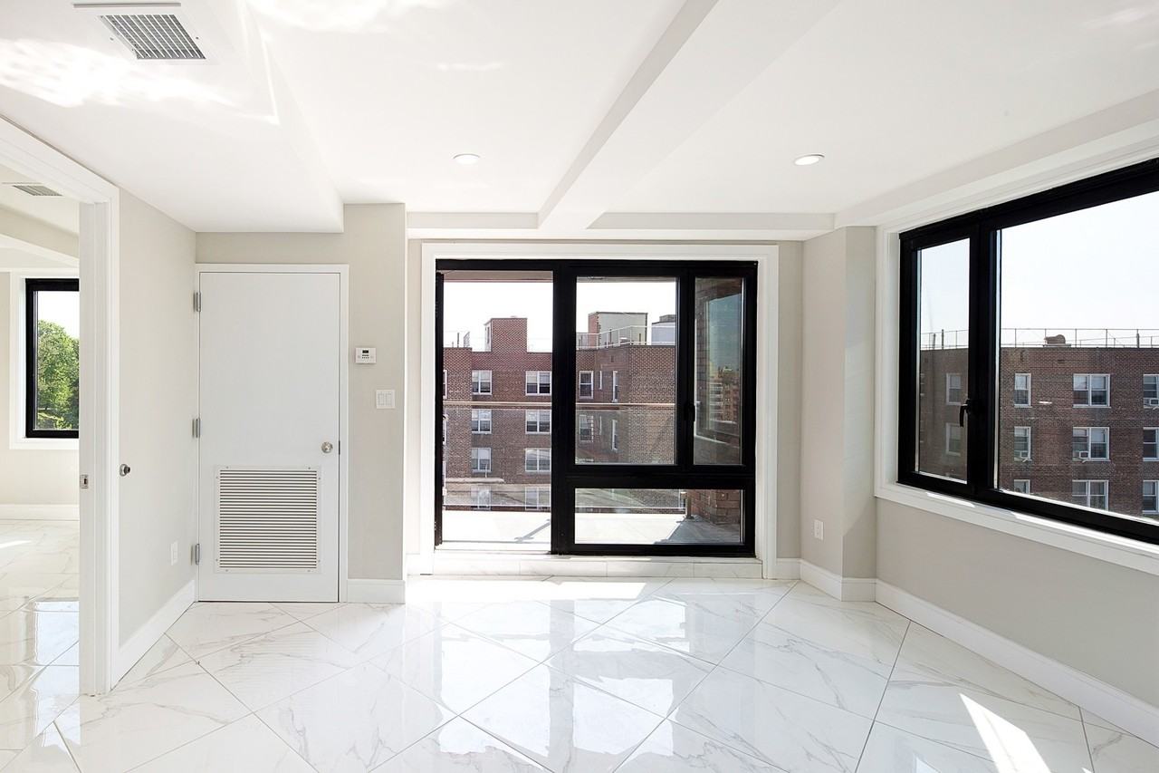 The Maya - Photo 2 of 10