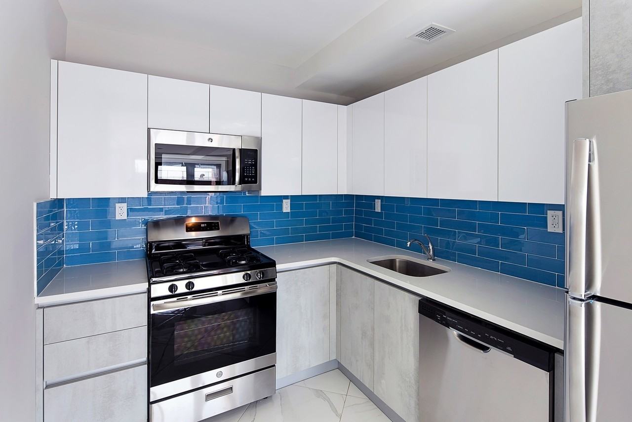 The Maya - Photo 3 of 10