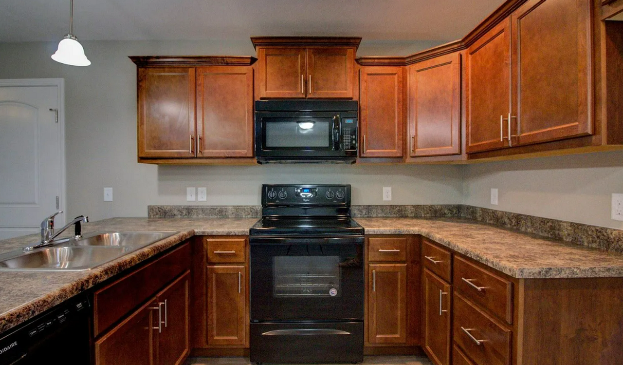 311 W Grace St - Photo 3 of 9