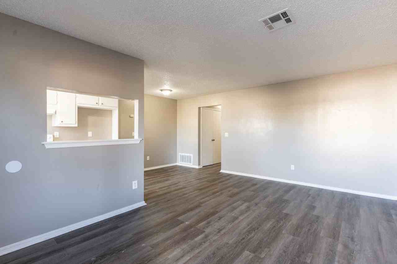 2214 Sw 30th St - Photo 3 of 18