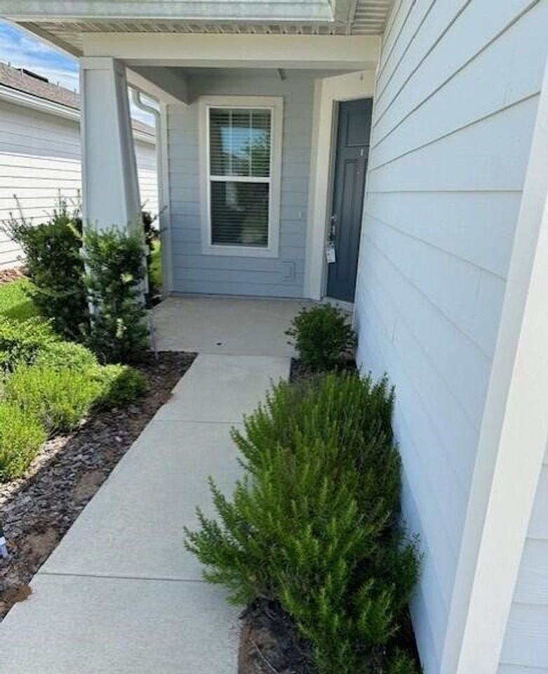 11178 Lenora Ct - Photo 3 of 13