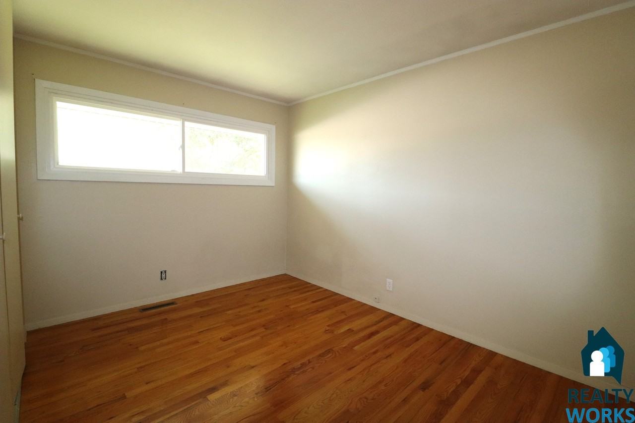 8330 South Cherrywood Drive - Photo 7 of 12