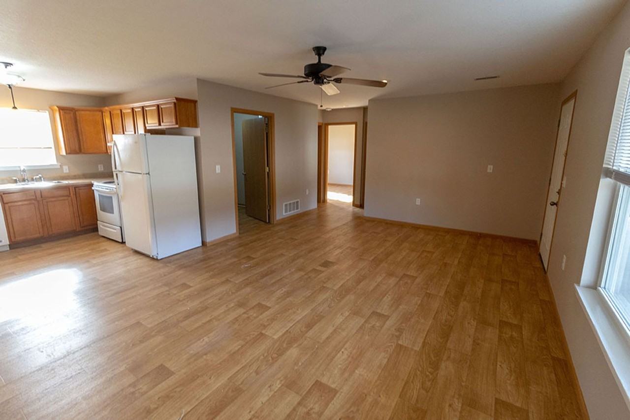 1542 Florence Dr - Photo 4 of 22