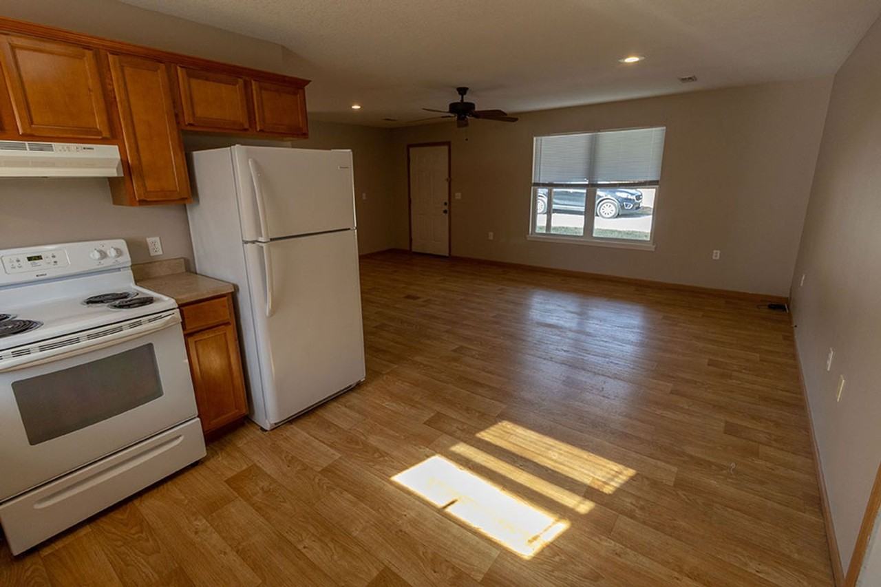 1542 Florence Dr - Photo 6 of 22