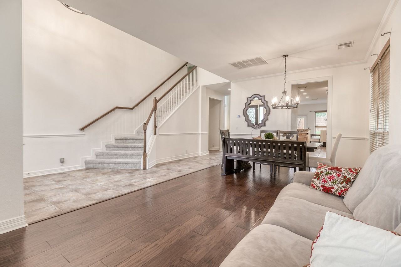 1306 Charlisas Way - Photo 5 of 41