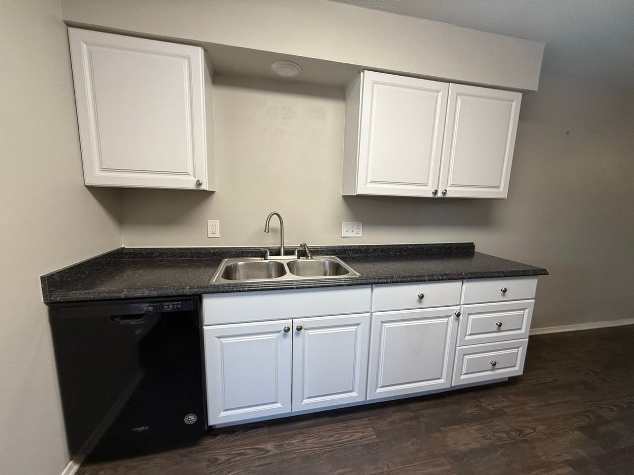 811 Mcclenny Dr #M04 - Photo 5 of 10