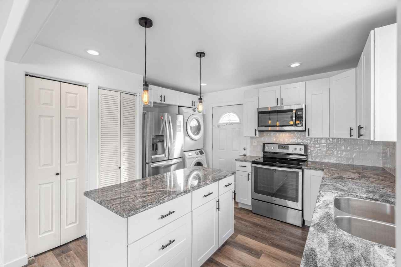 4620 W Cedar Ave - Photo 2 of 23