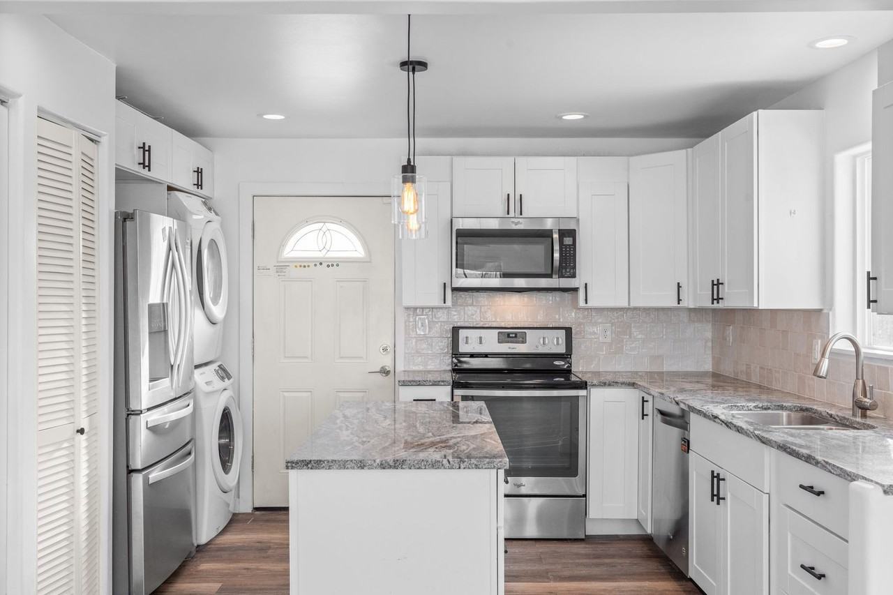 4620 W Cedar Ave - Photo 3 of 23