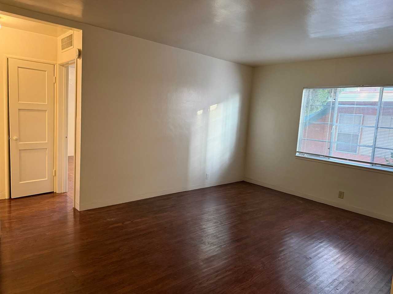 2528 Dana St #1 - Photo 3 of 6
