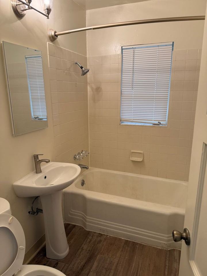 2528 Dana St #1 - Photo 5 of 6
