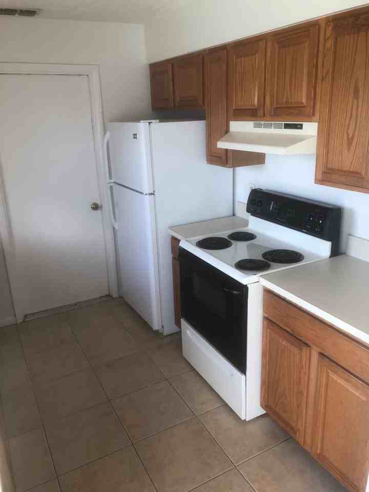 619 Se Clifton Ln - Photo 3 of 11