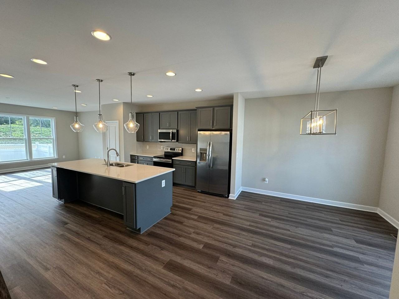 3427 Monterey Dr - Photo 5 of 17