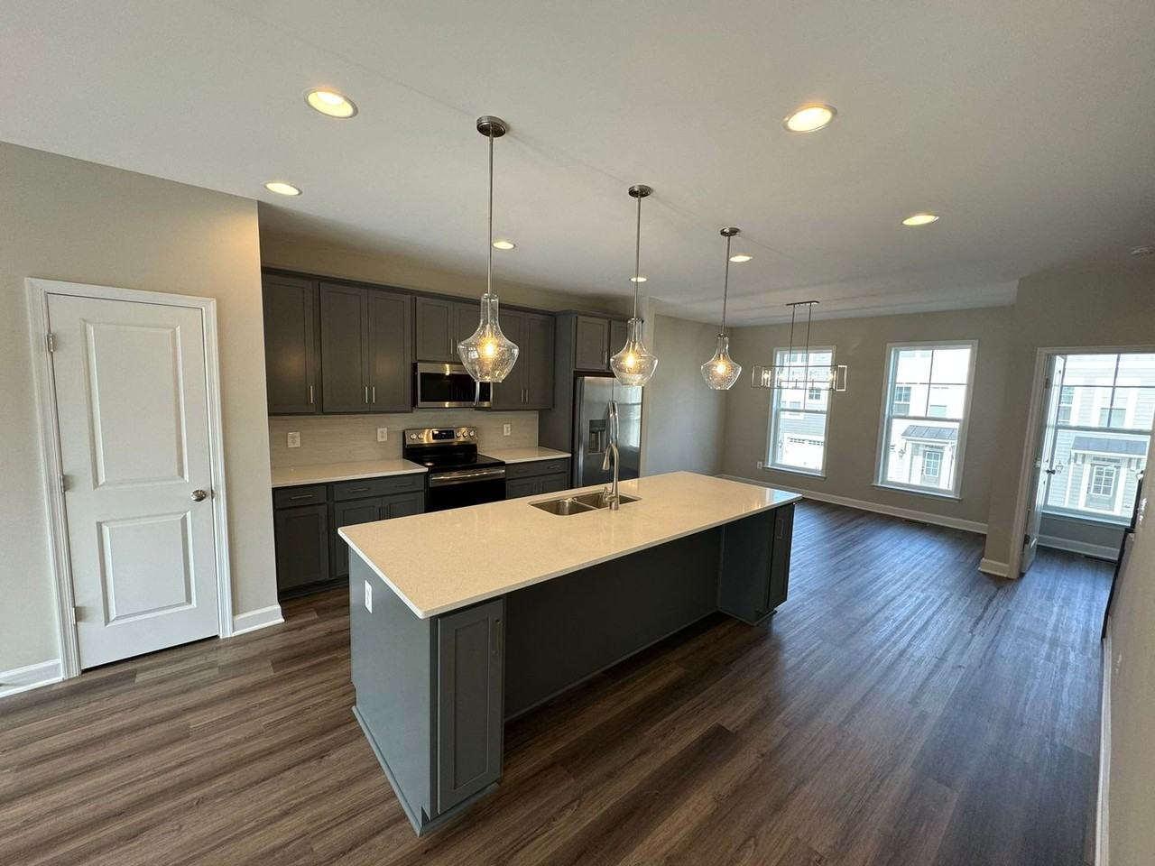 3427 Monterey Dr - Photo 6 of 17