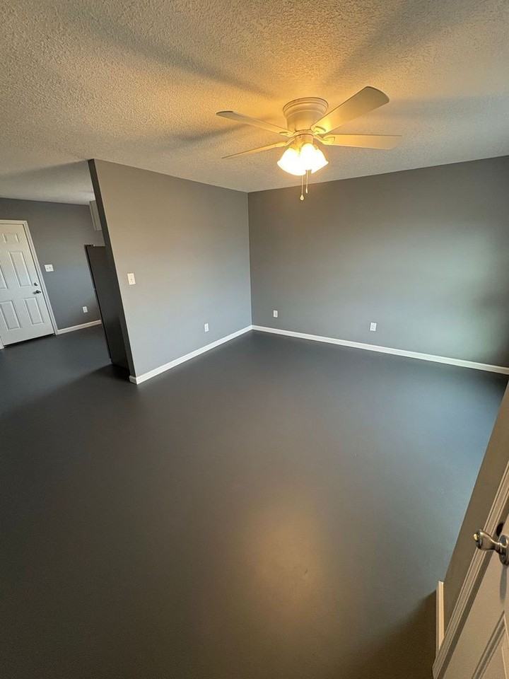 105 Dean Ct - Photo 2 of 20