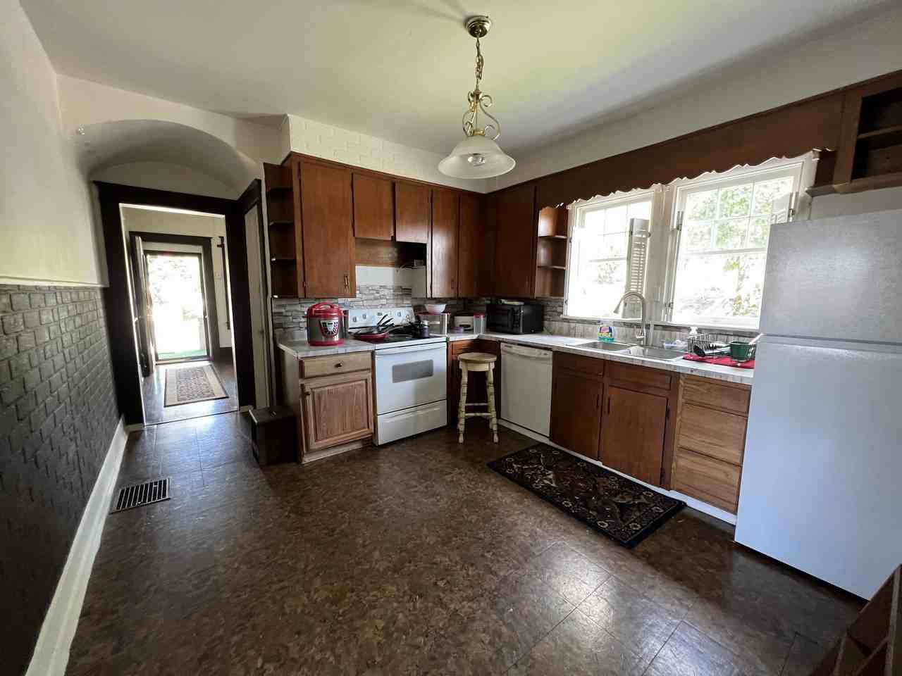 3571 Winchester Avenue - Photo 2 of 19