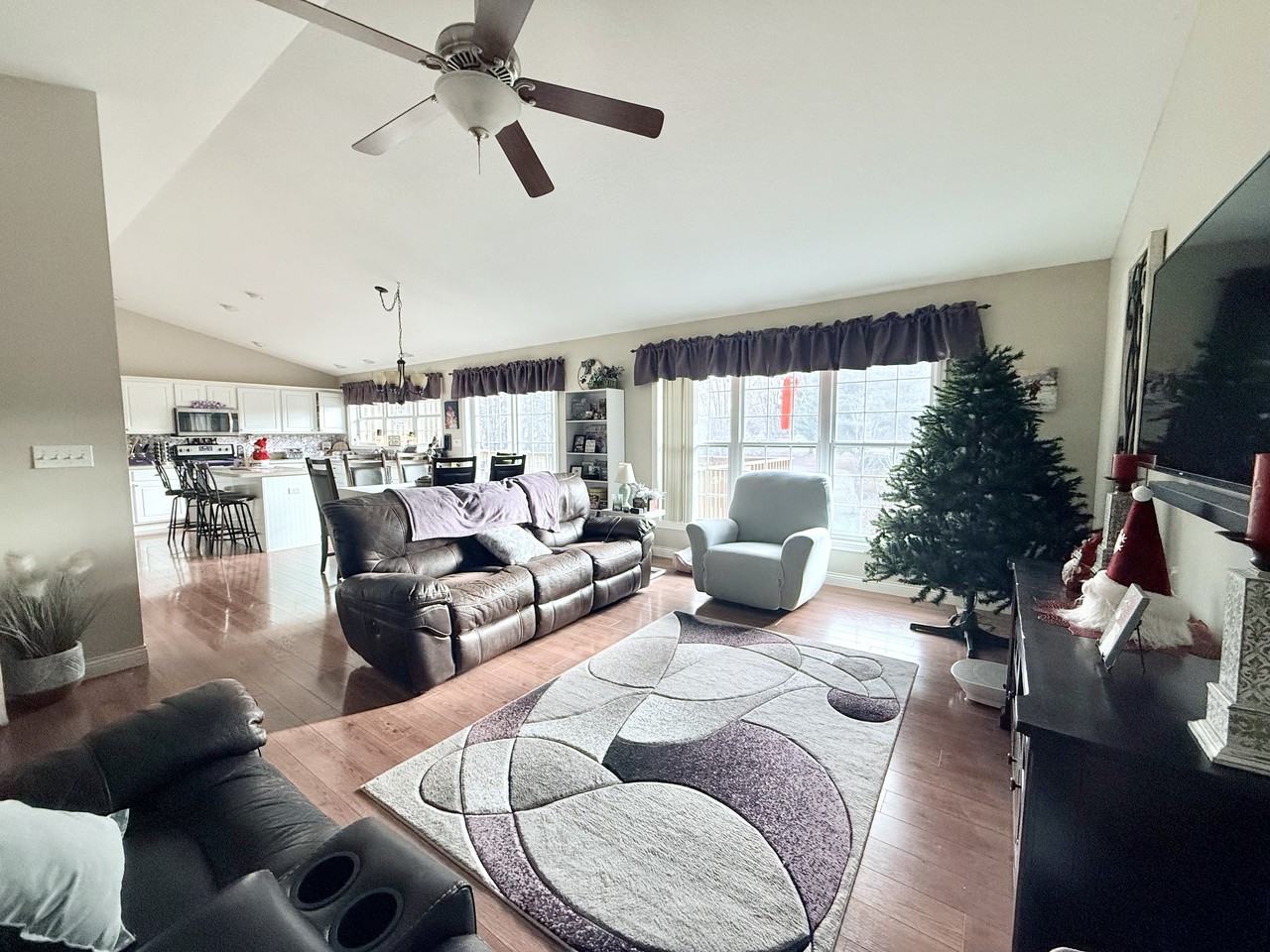 1405 Emery Circle - Photo 2 of 46