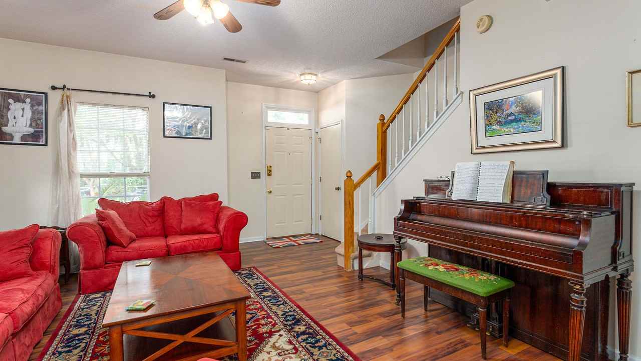 1552 Harborsun Dr - Photo 2 of 18