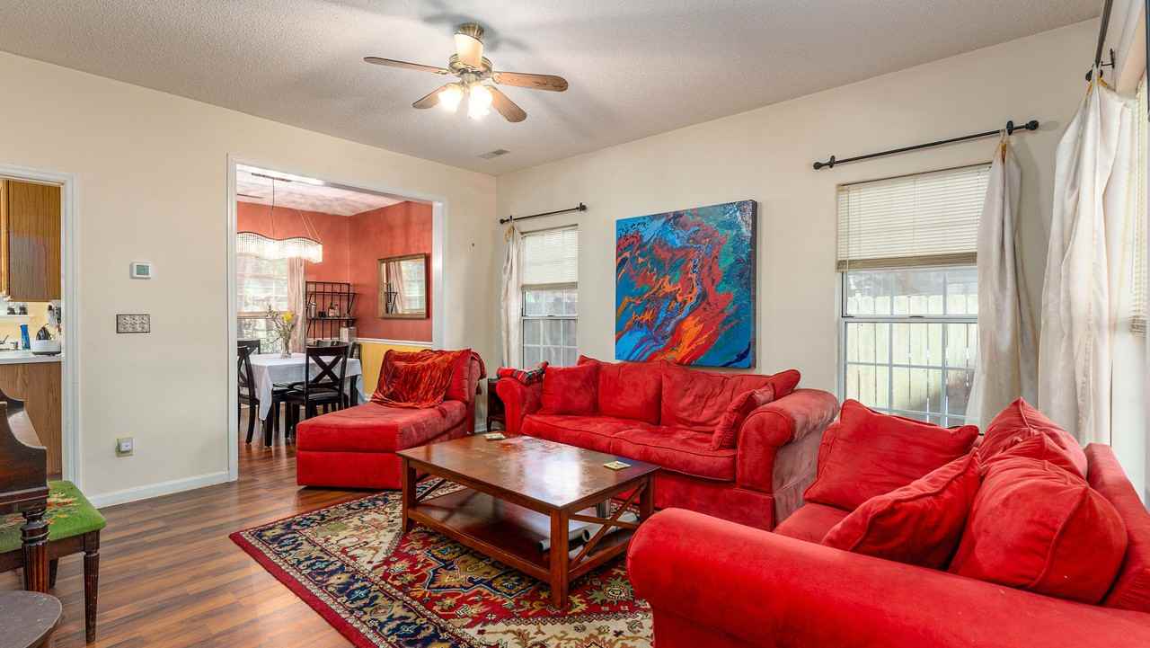 1552 Harborsun Dr - Photo 3 of 18