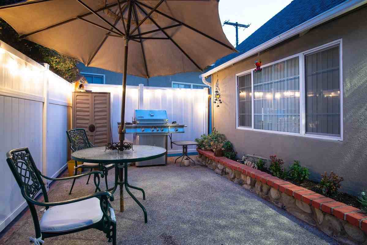 16145 Rayen St - Photo 2 of 8